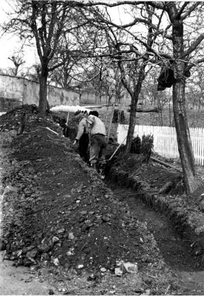 01a Verbindung zur alten Leitung oberhalb Milchhäusle - März 63.JPG